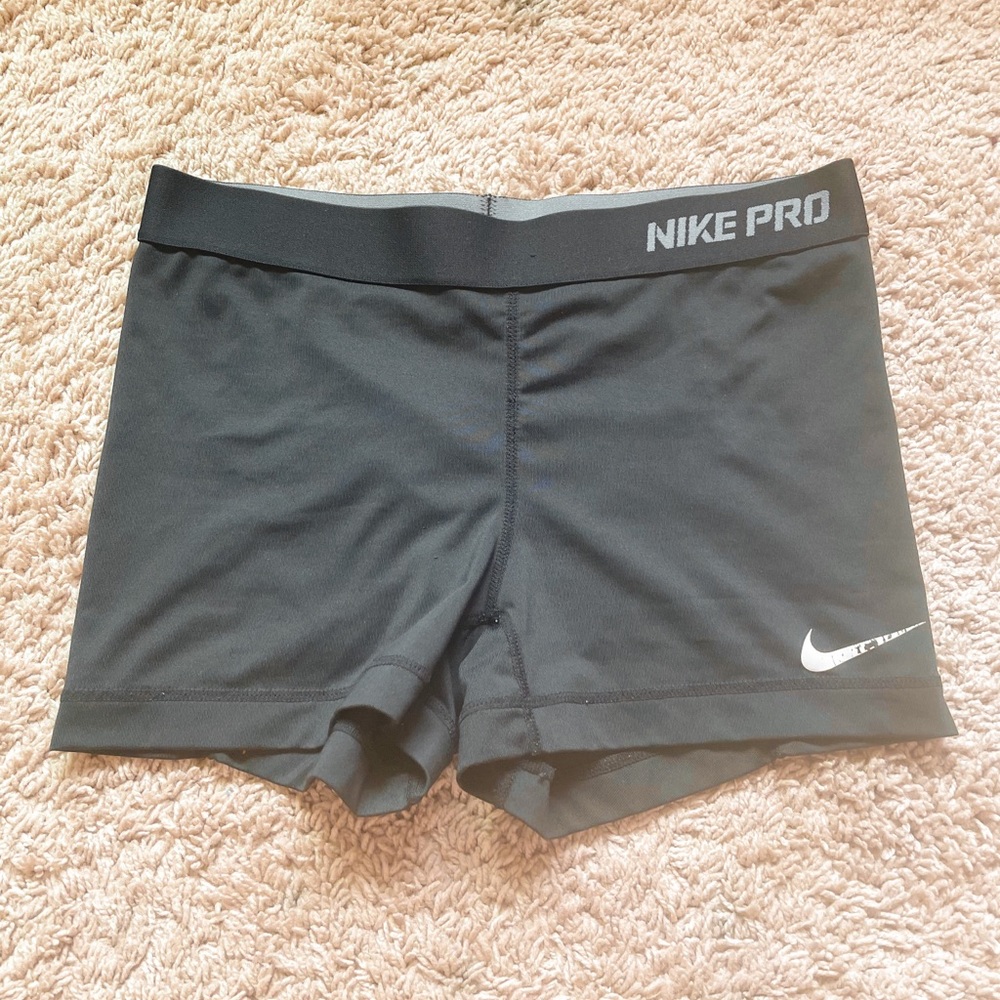 Women’s Nike Pros